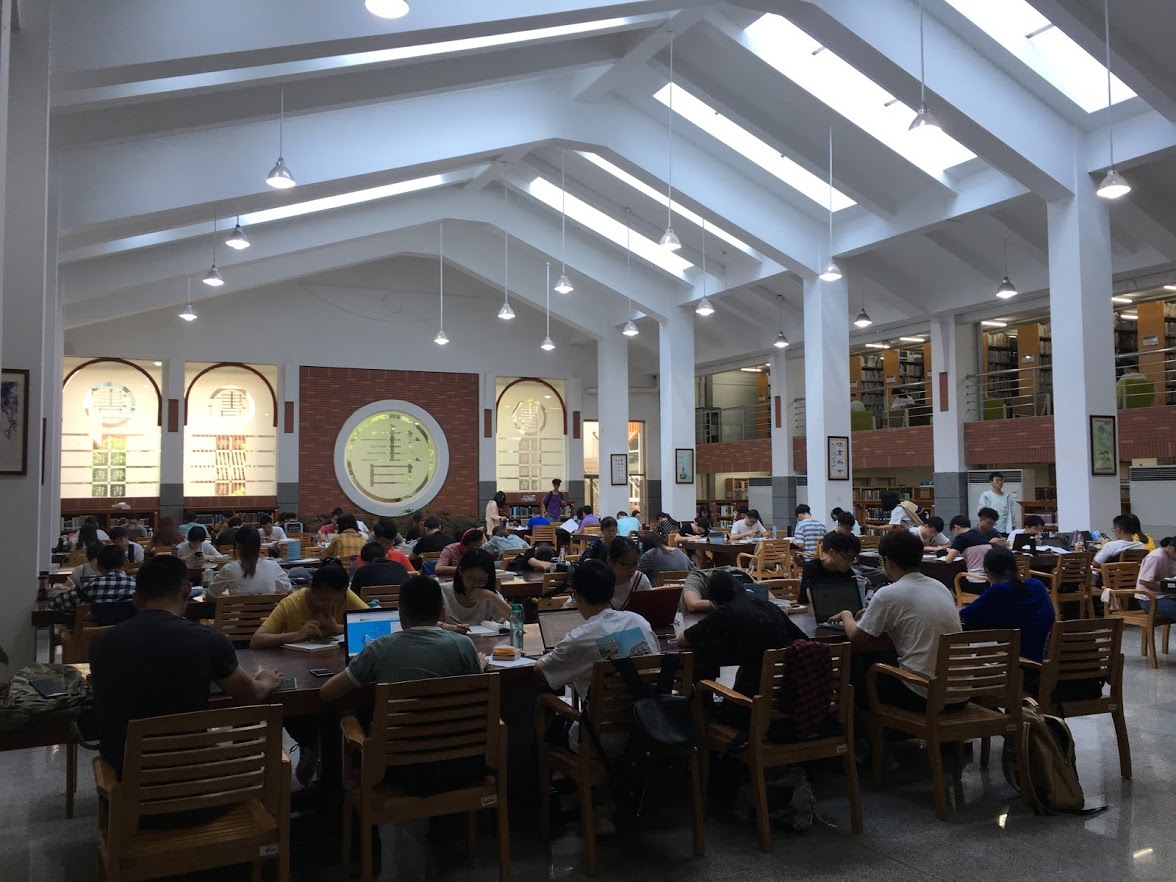 胡佳雯-廈門大學-開學第一週的圖書館